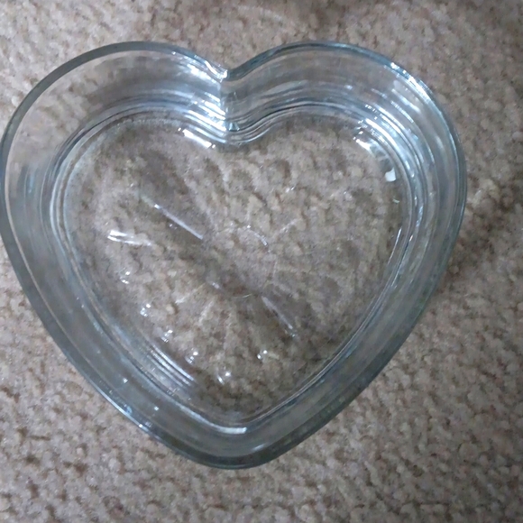 Heart Glass Bowl - Picture 2 of 4